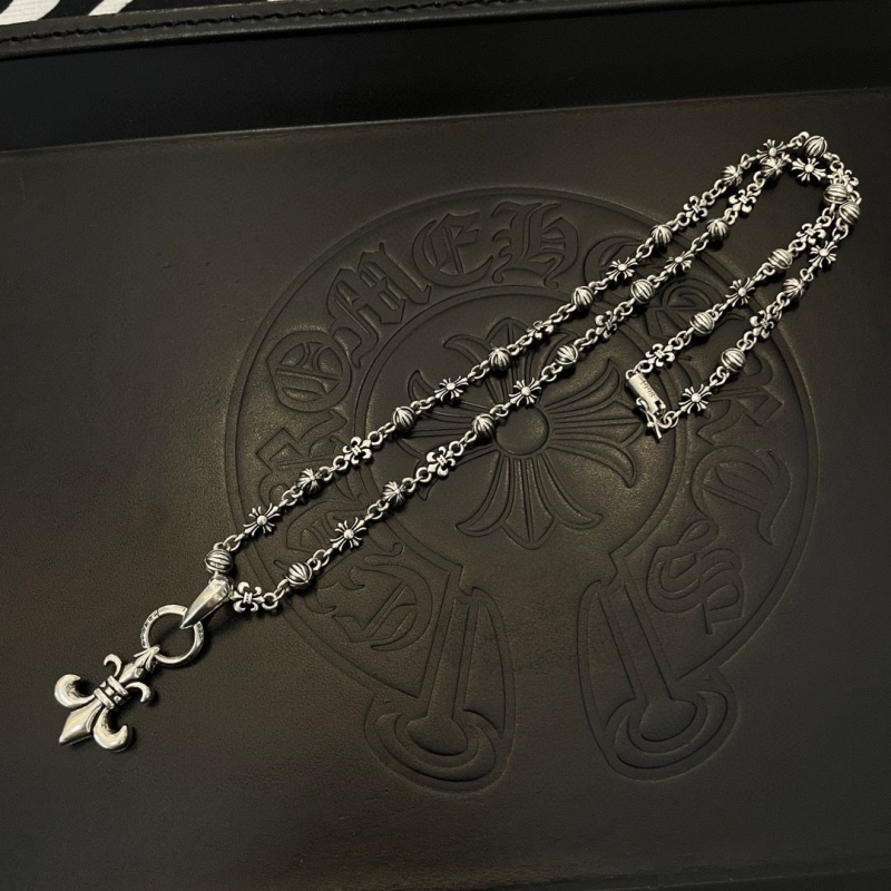 Ch*0me He**ts necklaces